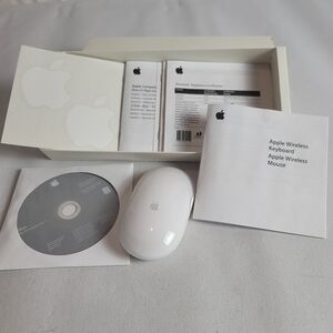 Apple Wireless Mouse A1015/1938 With Disc Box And Instructions